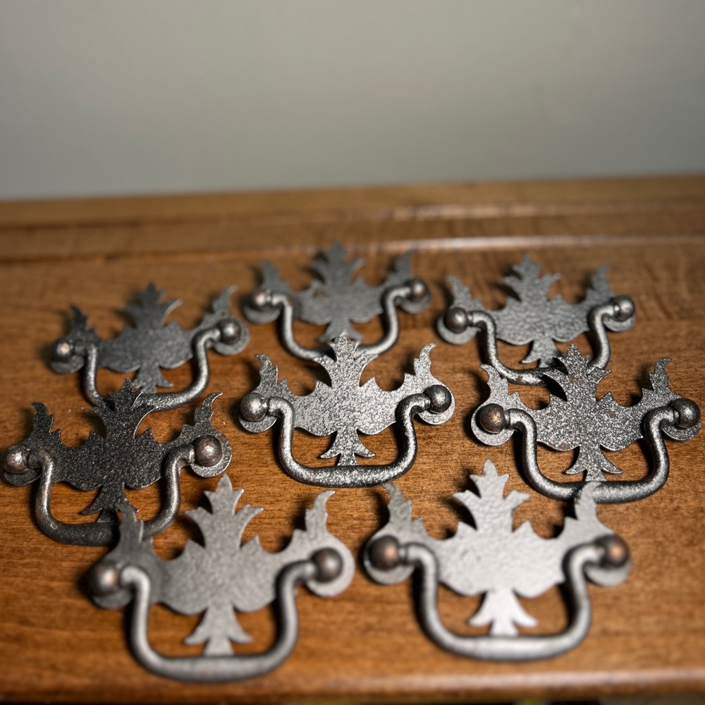 Set of 8 Vtg Chippendale style batwing bail drawer pulls handles